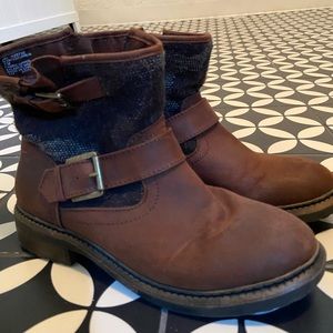 Brown Boots with patterned insert